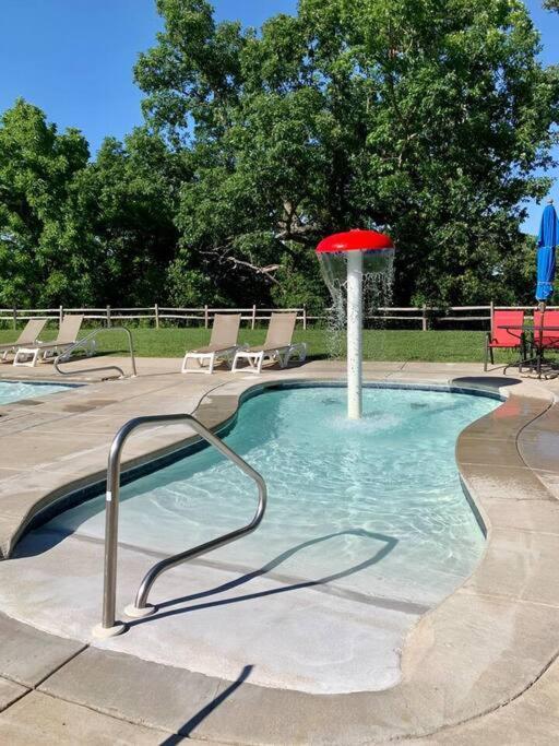 The Lake Fish-Amazing Views-Sleeps 24-Indoor-Outdoor Pools ブランソン エクステリア 写真