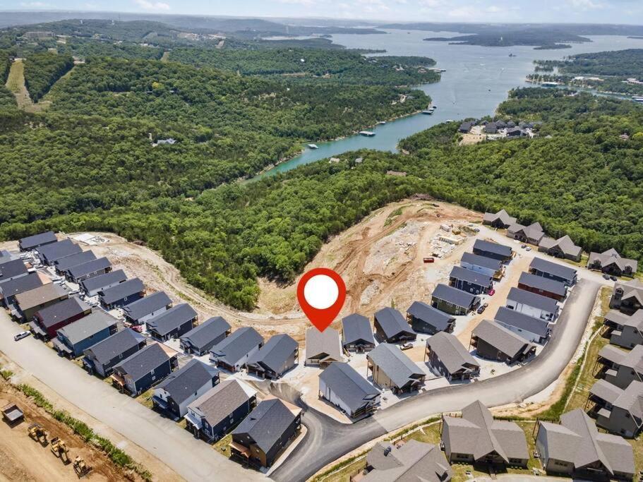 The Lake Fish-Amazing Views-Sleeps 24-Indoor-Outdoor Pools ブランソン エクステリア 写真