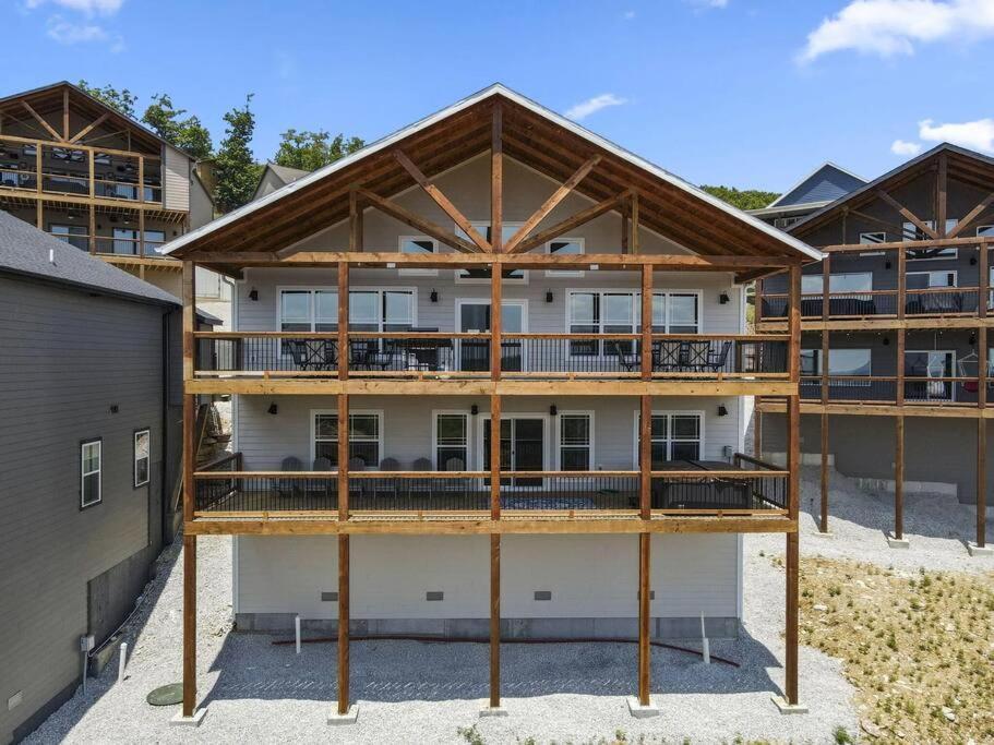 The Lake Fish-Amazing Views-Sleeps 24-Indoor-Outdoor Pools ブランソン エクステリア 写真