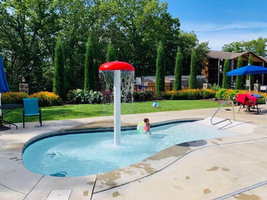 The Lake Fish-Amazing Views-Sleeps 24-Indoor-Outdoor Pools ブランソン エクステリア 写真