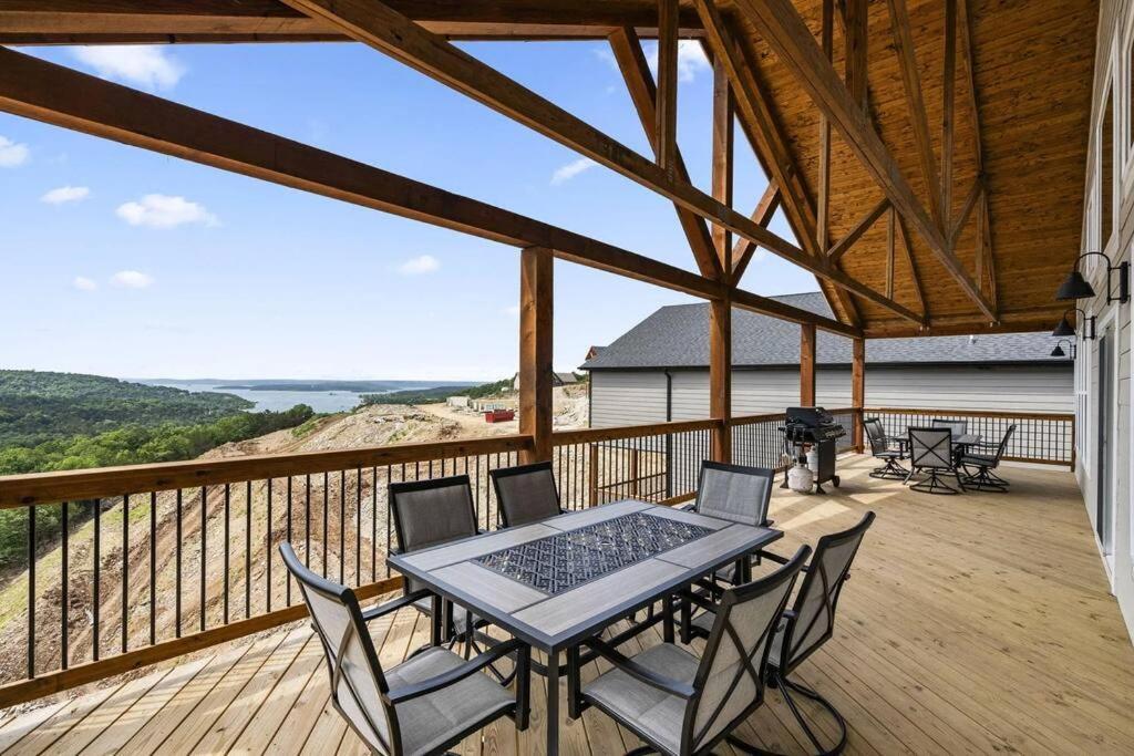 The Lake Fish-Amazing Views-Sleeps 24-Indoor-Outdoor Pools ブランソン エクステリア 写真